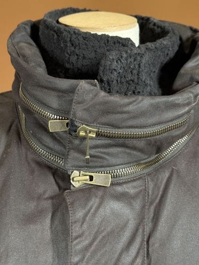 GIVENCHY 
Blouson en toile enduite marron...