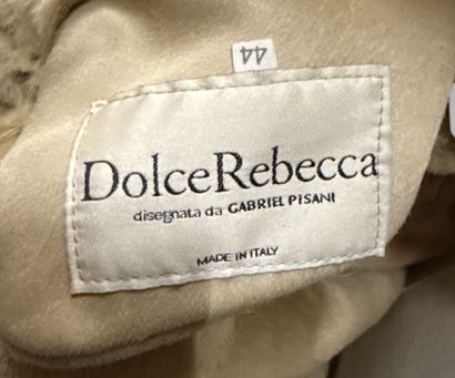 DOLCE REBECCA design Gabriel PISANI
Manteau...
