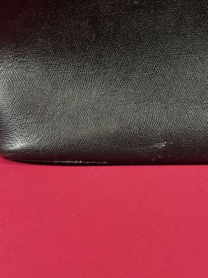 CÉLINE
Sac en cuir grainé noir, fermeture...