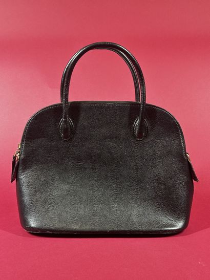 CÉLINE
Sac en cuir grainé noir, fermeture...