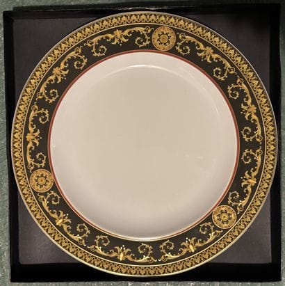 VERSACE - Medusa
Partie de service en porcelaine...