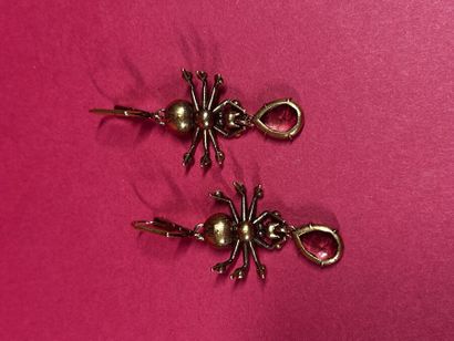 ALEXANDER McQUEEN 
Parure en métal doré découpée...