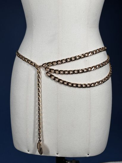 CHANEL
Ceinture chaîne en métal doré à trois...