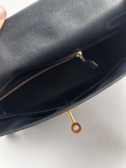 HERMÈS Paris Made in France 
Sac Kelly 32...