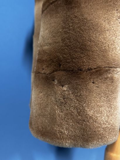 J. MENDEN
Manteau 7/8e en vison éjarré beige,...