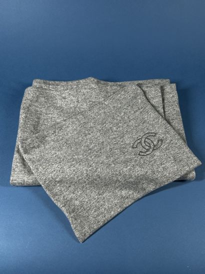 CHANEL
Plaid en jersey de cachemire et laine...