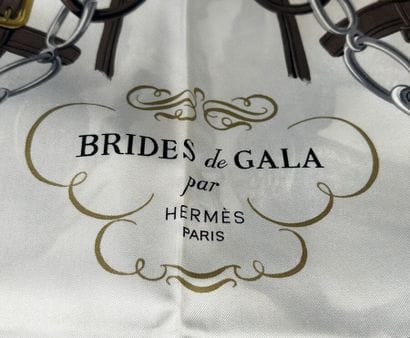 HERMÈS Paris
Carré en twill de soie imprimé,...