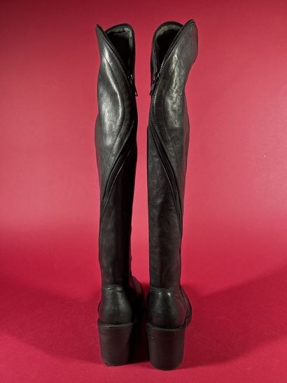 ANN DEMEULEMEESTER
Paire de bottes d'esprit...