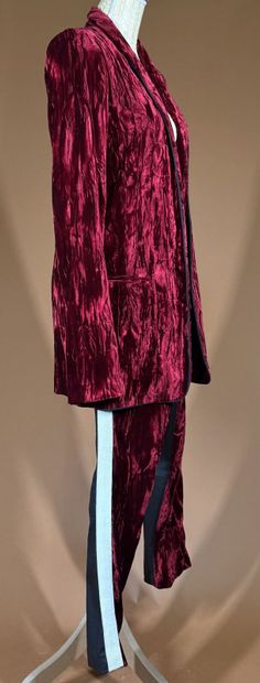 HAIDER ACKERMANN
Ensemble en velours frappé,...