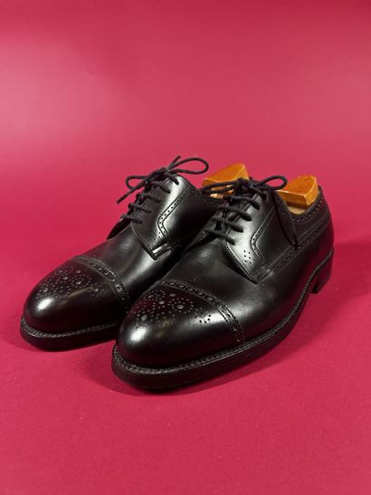 J. M. WESTON 
Paire de derby homme à lacets...