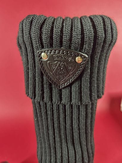 GUCCI 
Paire de bottes boots en cuir noir...