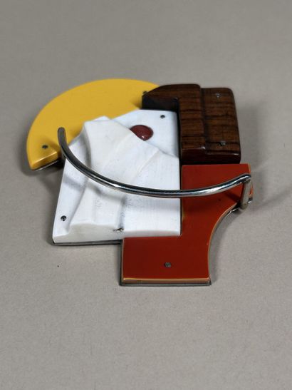 MORBELLI 
Importante broche sculpture figurant...