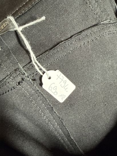 ALEXANDER McQUEEN 
Blouson perfecto en cuir...