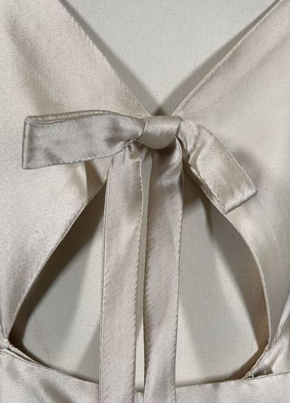 PIERRE BALMAIN Boutique 
Robe longue en soie...