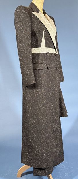 ALEXANDER McQUEEN 
Ensemble en laine et soie...