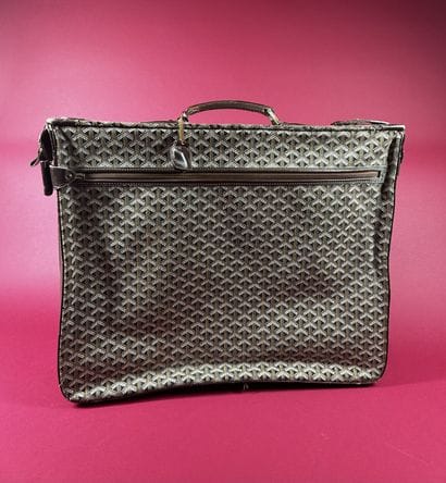 GOYARD 
Valise porte-habit pliable chiffrée...