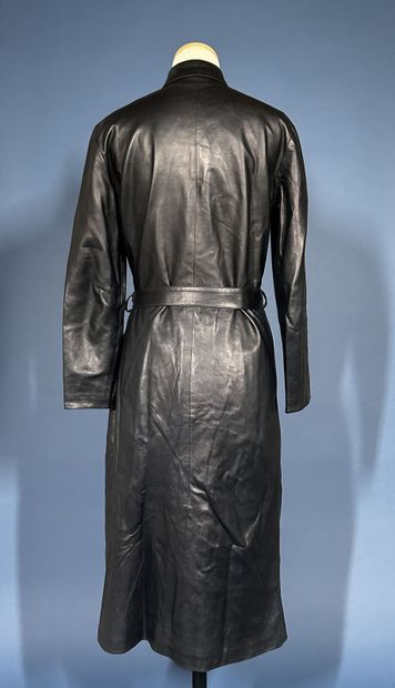 HERMÈS SPORT
Robe façon trench mi-longue...
