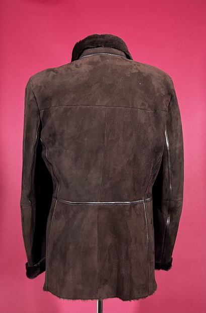 WEEK END MAX MARA
Veste en peau lainée marron,...