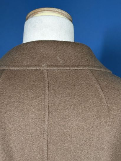 'S MAX MARA
Manteau en laine camel à col...