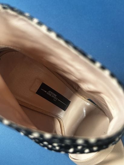 JEROME DREYFUS
Paire d'escarpins en cuir...