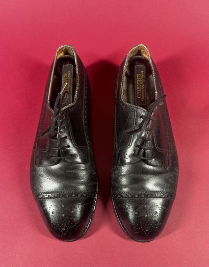J. M. WESTON 
Deux paires de derby homme...