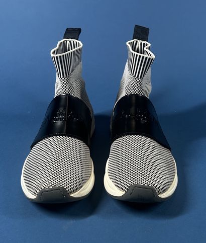 BALMAIN D.A. Olivier Rousteing 
Paire de...