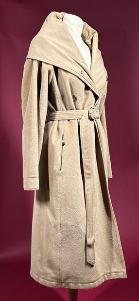 MAX MARA RAINWEAR
Manteau à capuche réversible...