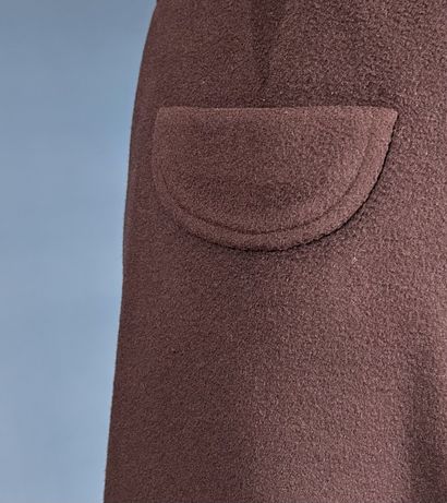 GRES 
Tailleur en drap aubergine composé...