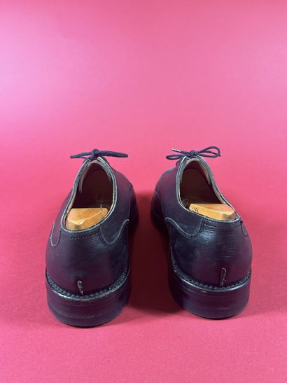 J. M. WESTON 
Paire de derby golf en cuir...