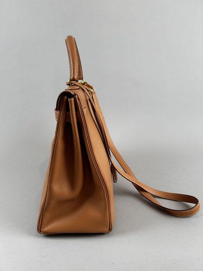 HERMÈS Paris Made in France 
Sac Kelly 35...