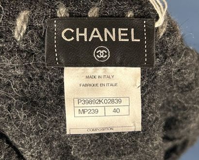 CHANEL 
Gilet en alpaga et cachemire anthracite...