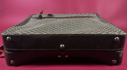 GOYARD 
Valise porte-habit pliable chiffrée...