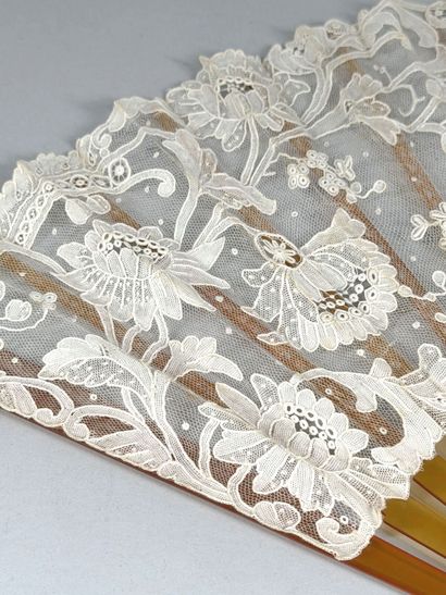 Flowers, Europe, circa 1920 
Folded fan with...