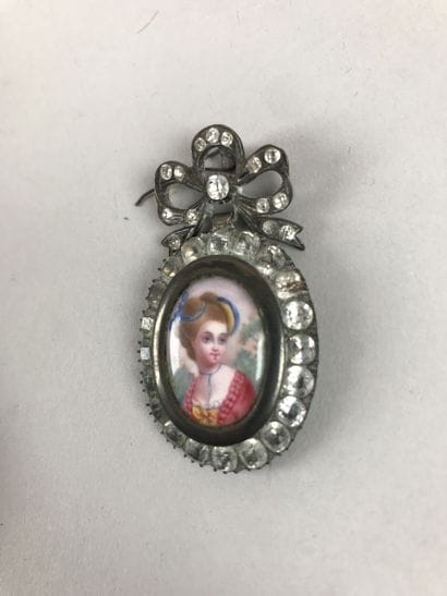 French School, 19th century 
Pendant adorned...