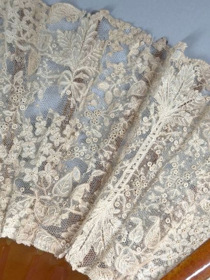 Lilacs and vine leaves, Europe, circa 1890–1900
Folded...