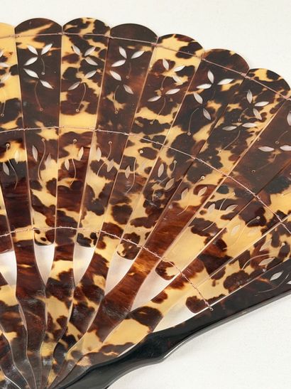 Tortoiseshell folding fan, Asia, early 20th...