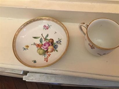 ALLEMAGNE, FRANKENTHAL.
Paire de tasses et...