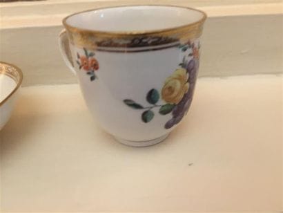 ALLEMAGNE, FRANKENTHAL.
Paire de tasses et...