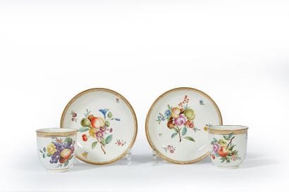 ALLEMAGNE, FRANKENTHAL.
Paire de tasses et...