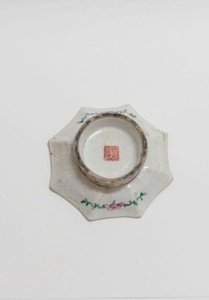 CHINE - Début du XXe siècle.
Ensemble comprenant...