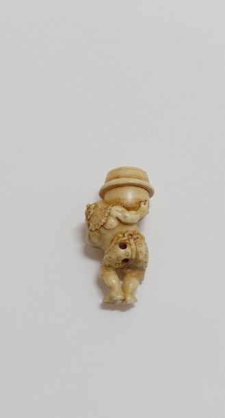 JAPON - Époque MEIJI (1868-1912).
Trois netsuke...