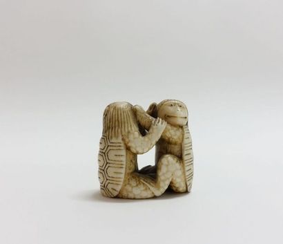 JAPON - Époque MEIJI (1868-1912).
Trois netsuke...