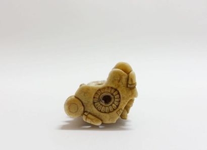 JAPON - Époque MEIJI (1868-1912).
Trois netsuke...