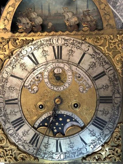 Horloge de parquet en noyer, loupe de noyer...