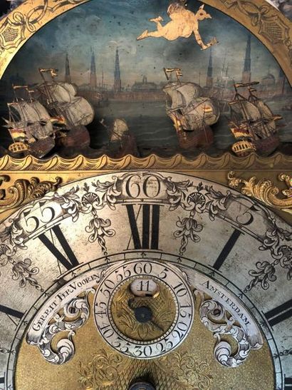 Horloge de parquet en noyer, loupe de noyer...