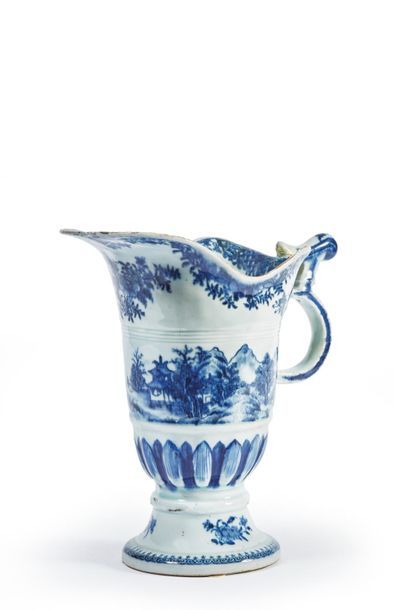 CHINE - Époque QIANLONG (1736-1795).
Verseuse...