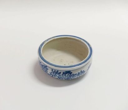 CHINE - fin du XVIIIe siècle.
Coupelle carrée...