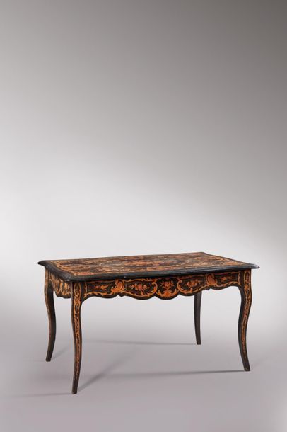 Bureau plat en marqueterie de fleurs sur...