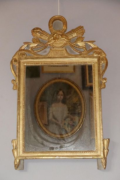 Miroir rectangulaire en bois mouluré, sculpté,...