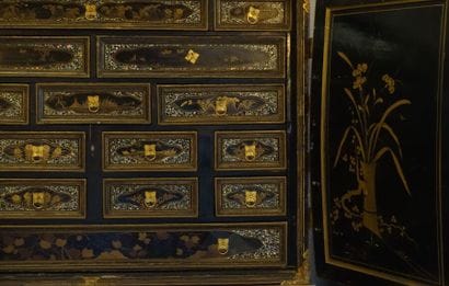 JAPON, dans le goût Namban - XIXe siècle.
Cabinet...